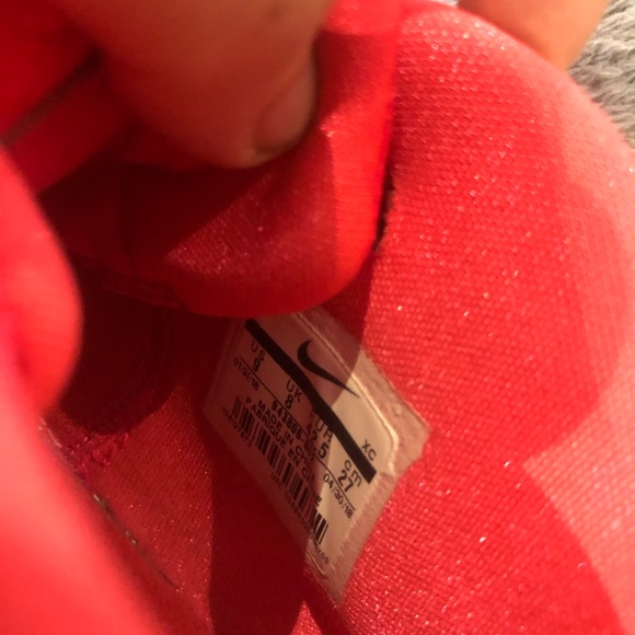 VNDS Nike Kyrie 4 Red Carpet Size 9 943806-602 (No Box) - Picture 6 of 7